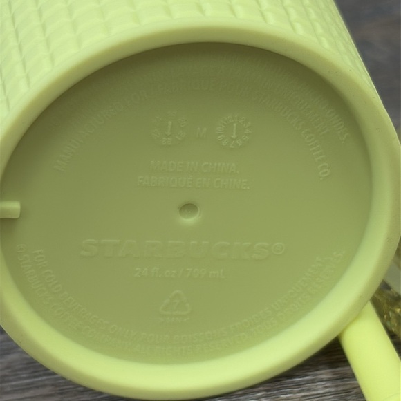 Starbucks Meadow Yellow Grid Soft Touch Tumbler Venti 24oz - Picture 5 of 5